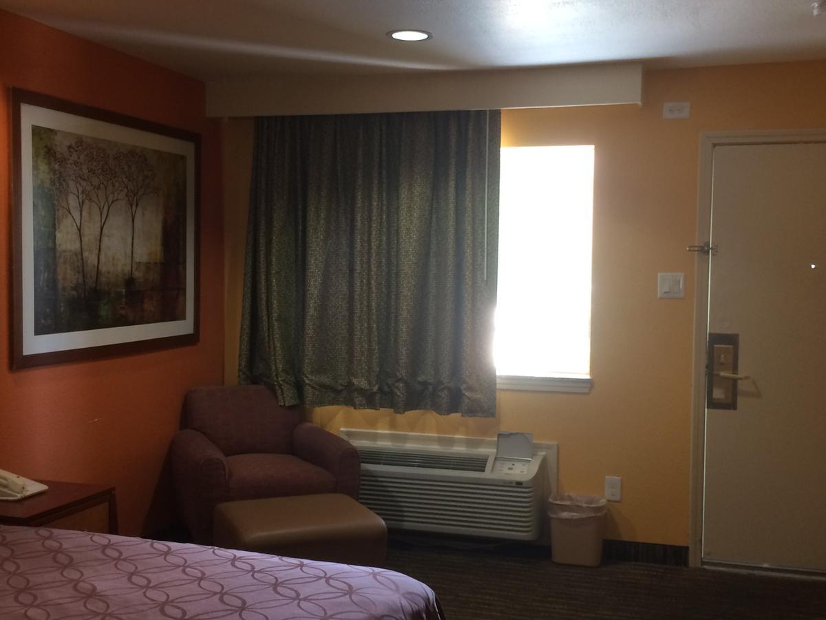 Select Inn And Suites Houston Bagian luar foto